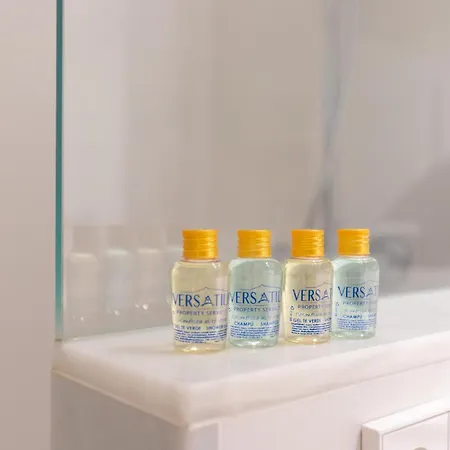 Lujoso Con Piscina En Paseo Maritimo Marbella