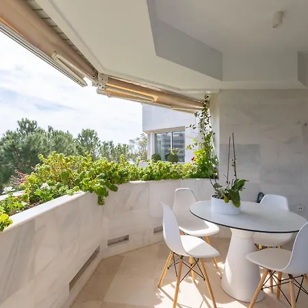 Lujoso Con Piscina En Paseo Maritimo ماربيا