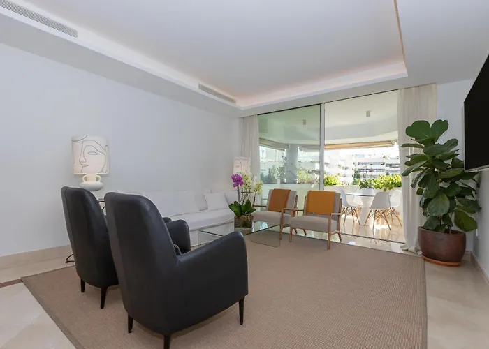 Apartament Lujoso Con Piscina En Paseo Maritimo Marbella