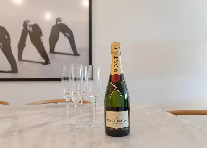 Lujoso Con Piscina En Paseo Maritimo アパート マルベーリャ