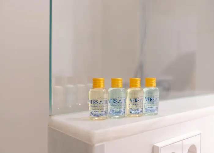 Lujoso Con Piscina En Paseo Maritimo Marbella