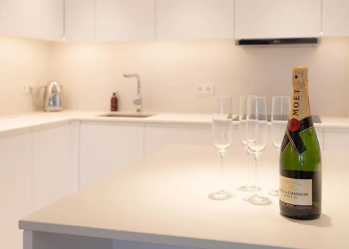 Lujoso Con Piscina En Paseo Maritimo マルベーリャ