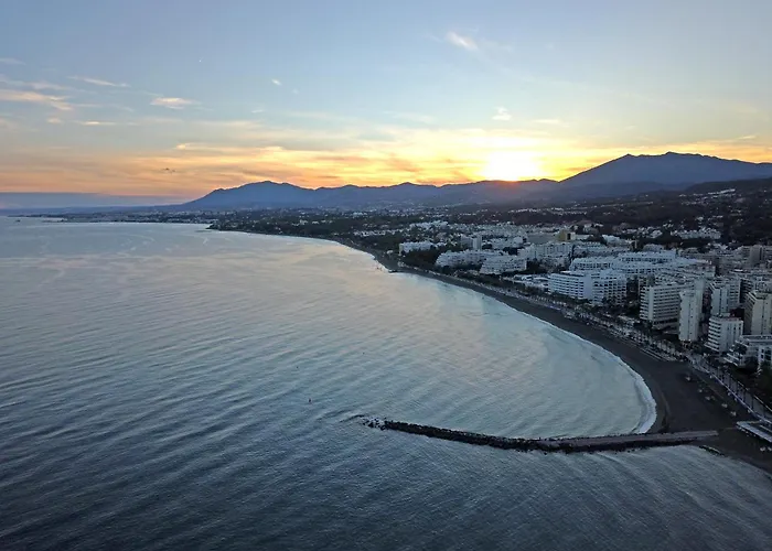 Lujoso Con Piscina En Paseo Maritimo アパート