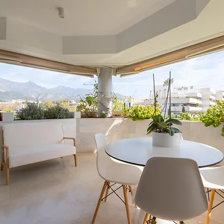Apartmán Lujoso Con Piscina En Paseo Maritimo *