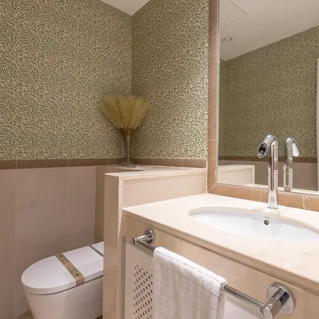 Διαμέρισμα Lujoso Con Piscina En Paseo Maritimo